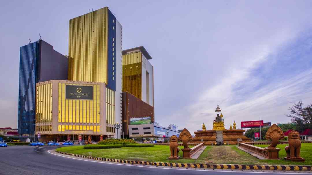 Tòa nhà đồ sộ và hoành tráng của sòng bạc Casino Naga2
